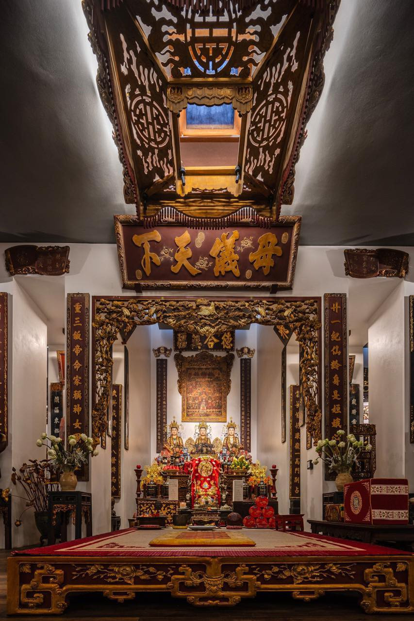 Đây là nơi "Vua hài đất Bắc" dành để thờ Mẫu và lưu giữ nhiều món đồ mang đậm nét truyền thống văn hoá dân tộc.