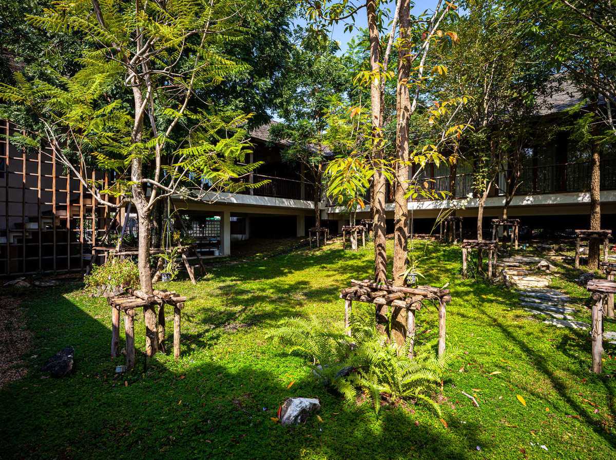 Hình chữ U là một phương án mở giúp ngôi nhà giảm nhiệt vào mùa hè.