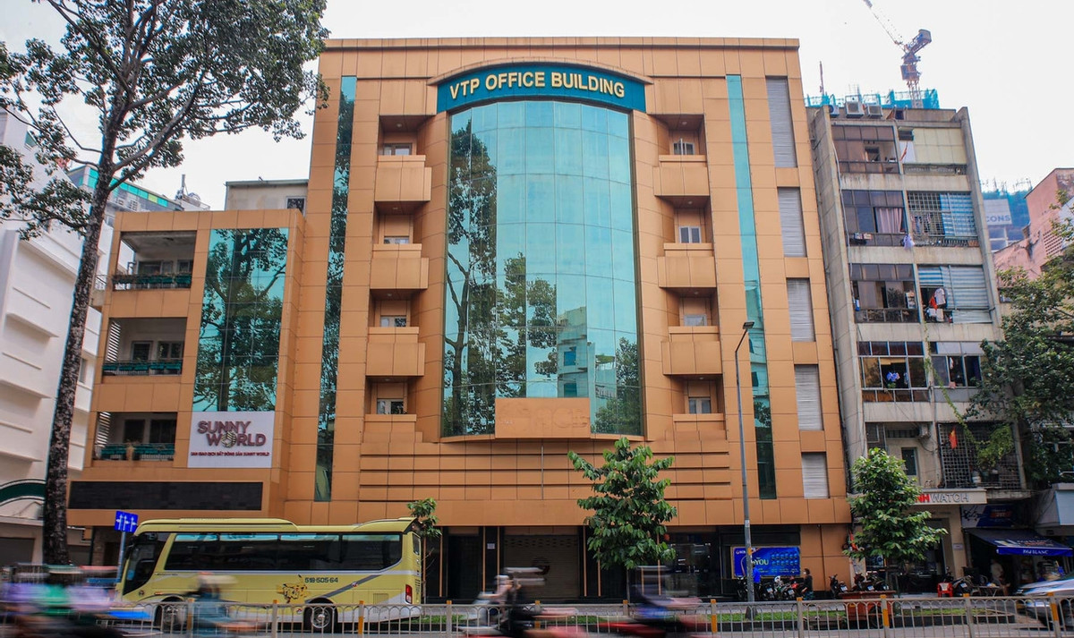 Tập đoàn Vạn Thịnh Phát có trụ sở tại số 193-203 đường Trần Hưng Đạo, phường Cô Giang, Quận 1, TP.HCM. Hiện, tòa nhà này không còn được sử dụng.