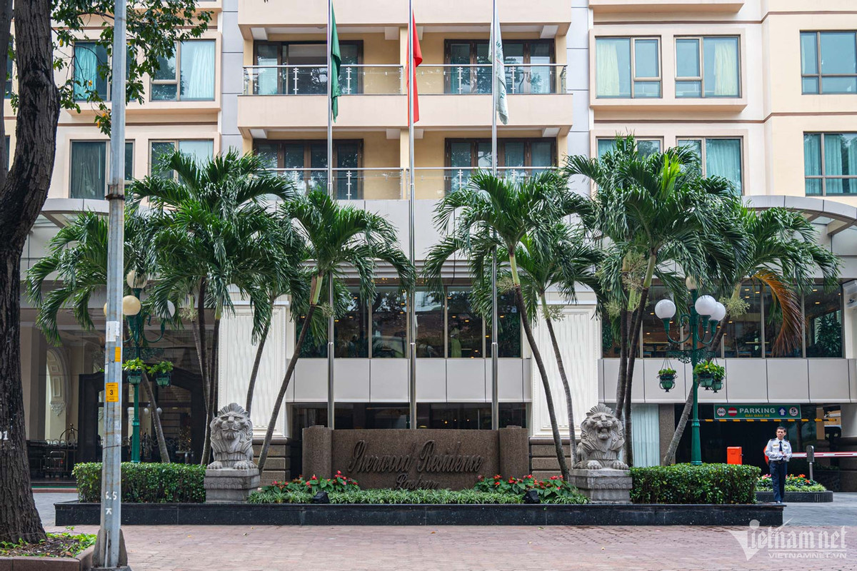 Sherwood Residence (127 đường Pasteur, quận 3, TP.HCM) là cao ốc căn hộ du lịch, có 240 căn hộ (trong đó có 12 căn penthouse) được trang bị nội thất và nhiều tiện ích sinh hoạt, giải trí phục vụ suốt ngày đêm. Đây cũng là nơi ở của bị can Trương Mỹ Lan.