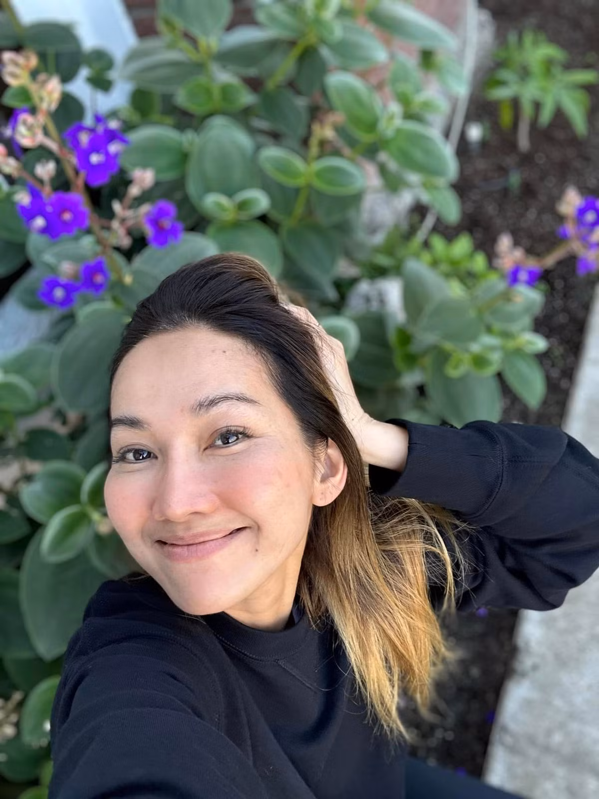 Ngôi nhà của Kim Hiền có sân vườn rộng rãi và gần những ngôi trường nổi tiếng để các con tiện sinh hoạt.