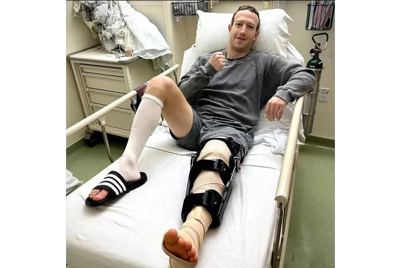 Mới đây, thông tin tỷ phú Mark Zuckerberg đang phải phẫu thuật dây chằng đầu gối, vốn đã bị rách trong một buổi tập MMA thu hút sự chú ý của đông đảo cộng đồng mạng. Ảnh: People
