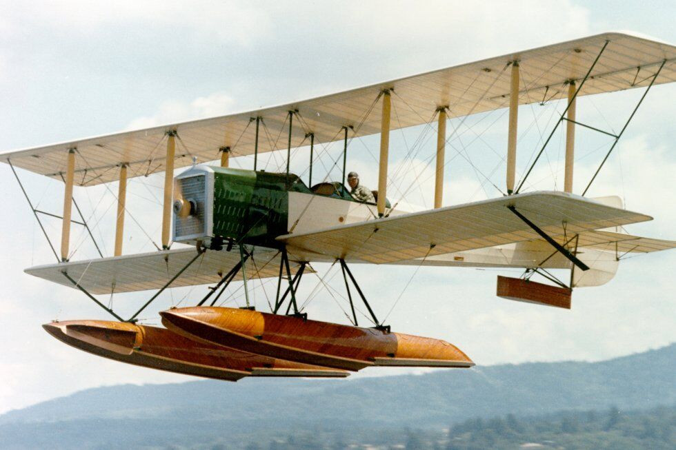 Chiếc máy bay thành công đầu tiên của Boeing là Thủy phi cơ B&amp;W. Thiết kế hai tầng cánh này đã đặt nền móng cho những đổi mới trong tương lai của ngành hàng không và đánh dấu sự khởi đầu cho hành trình hướng tới sự nổi bật của Boeing. Ảnh: eBay