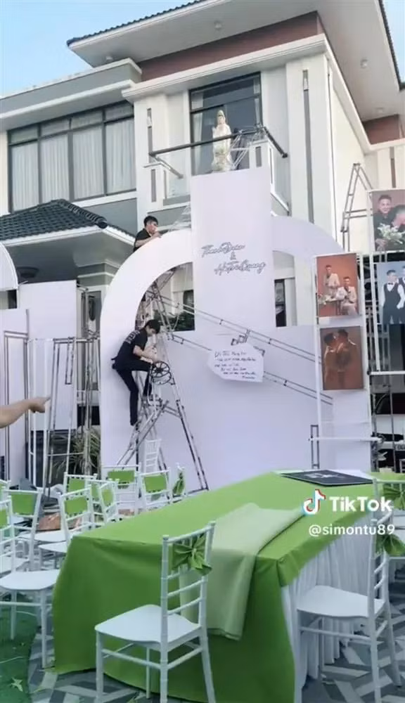 Trước ngày diễn ra lễ ăn hỏi, Hà Trí Quang - Thanh Đoàn cũng hé lộ không gian được chuẩn bị trong khuôn viên biệt thự của cặp đôi. Ảnh: Tiktok