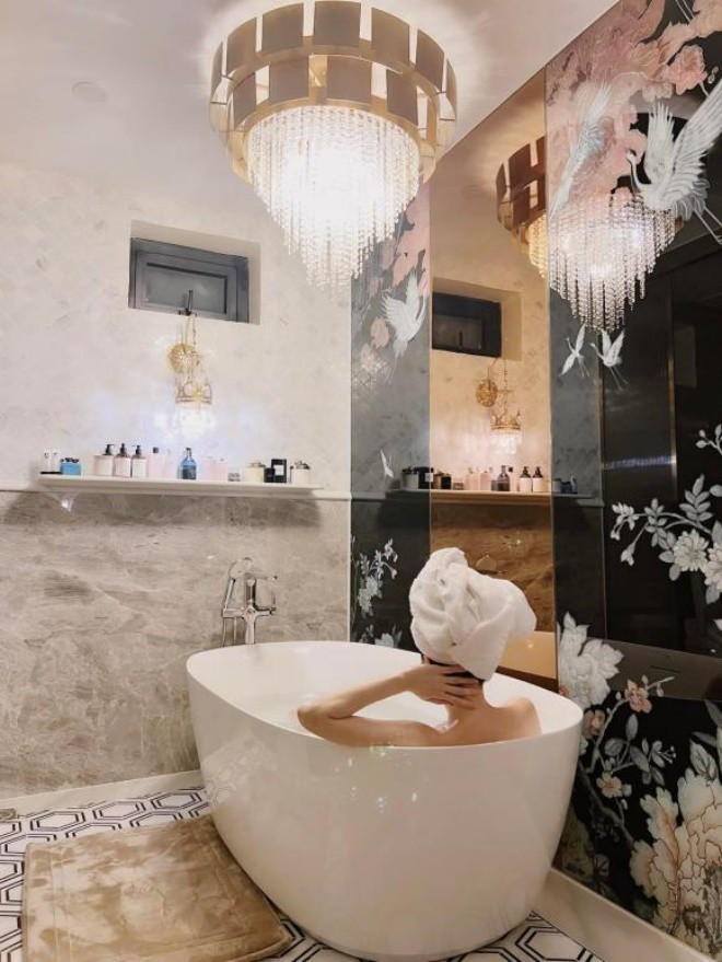 Mỗi góc trong căn biệt thự đều sang trọng như khách sạn 5 sao. Nguồn ảnh: FBNV