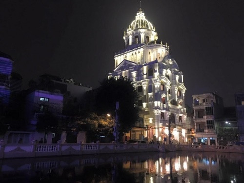 Đại gia sở hữu lâu đài gà vàng trăm tỷ ở Hà Nội là ai? Dai gia so huu lau dai ga vang tram ty o Ha Noi la ai?