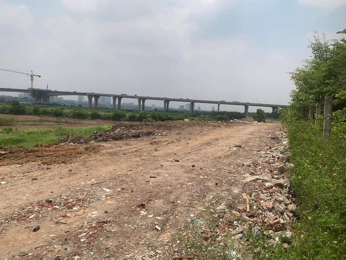 Trang tron do rac, phe thai xay dung tai bai song Hong-Hinh-6