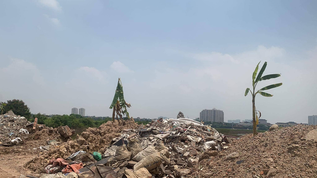 Trang tron do rac, phe thai xay dung tai bai song Hong-Hinh-3