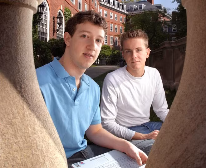 Mark Zuckerberg ngay cang giong 'vi vua’ trong de che Facebook-Hinh-2