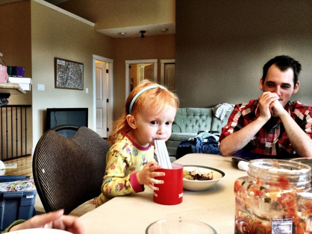 "Con gái tôi cảm thấy 1 ống hút là chưa đủ"