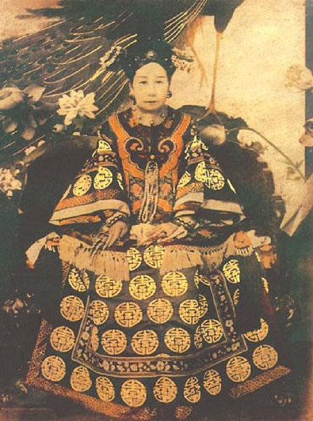 Ly ky xac chet khong phan huy cua Tu Hy Thai hau