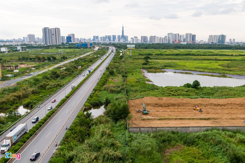 Vào tháng 3 vừa qua, thị trường khu vực Rạch Chiếc nói riêng và TP Thủ Đức nói chung ghi nhận tâm lý đón chờ với dự án khu đô thị Sài Gòn Bình An thuộc phường An Phú. Dự án có quy mô 117,4 ha, nằm tại nút giao giữa đường Đỗ Xuân Hợp và cao tốc Long Thành - Dầu Giây, đối diện với khu đô thị Lakeview City của Novaland.