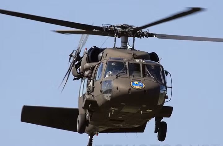 Black Hawk được trang bị các thiết bị điện tử tiên tiến có khả năng và tính năng hoạt động ưu việt như hệ thống định vị toàn cầu GPS. (Ảnh: Jetphotos)