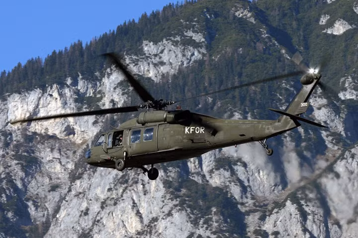 UH-60 Black Hawk có thể đạt tốc độ tối đa 295 km/h, tốc độ hành trình 278 km/h. (Ảnh: Jetphotos)