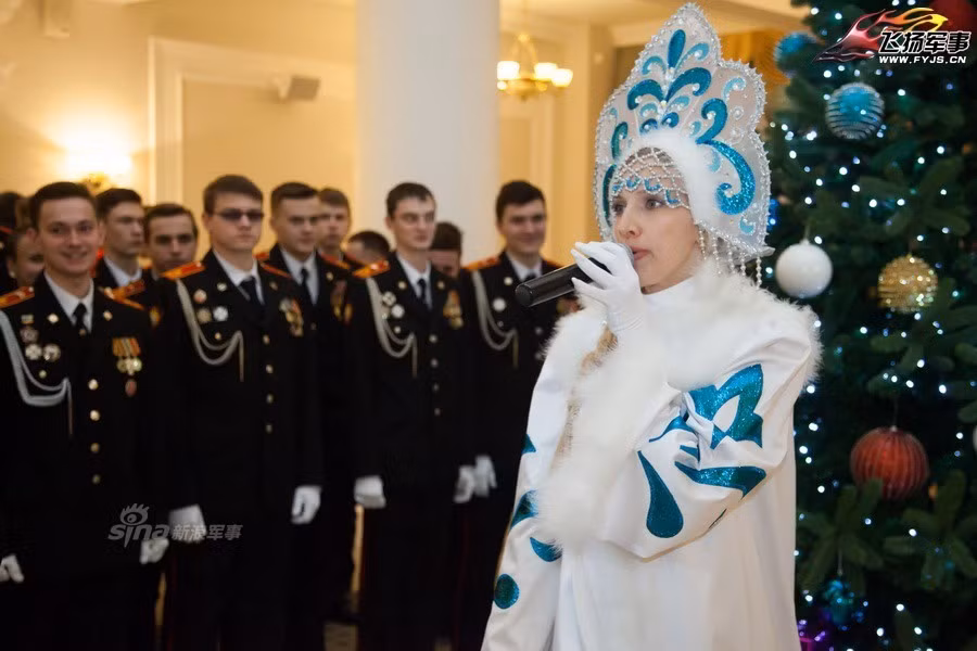 Nàng Bạch Tuyết xinh lung linh trong buổi tiệc. Nguồn ảnh: Sina.