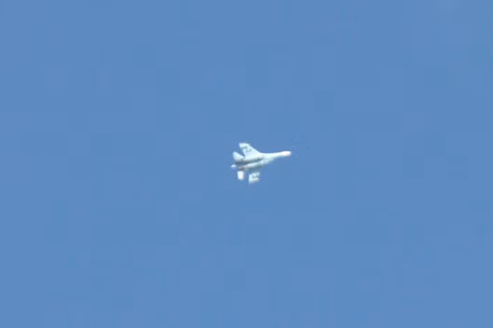 Trong thế chiến thứ hai, khi tên lửa chưa ra đời, rocket gắn trên máy bay gần như là thứ vũ khí để đối đất chứ không phải đối không thì hỗn chiến và sử dụng hệ thống súng máy là cách duy nhất để hạ gục máy bay đối phương, trong chiến tranh hiện đại ngày nay có lẽ sẽ có rất ít những tình huống tương tự như vậy. Nguồn Ảnh: Theaviationist.