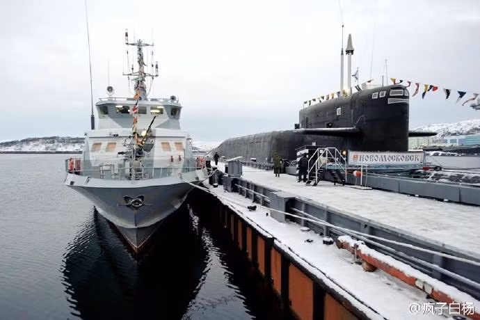 Hiện có tổng cộng 12 chiếc thuộc Dự án 21980 đã được biên chế vào lực lượng Hải quân Nga. Hai chiếc được bàn giao ngày 14/1 vừa qua là hai chiếc thuộc Dự án 21980 đầu tiên được biên chế về Hạm đội Biển Bắc. Nguồn ảnh: QQ.