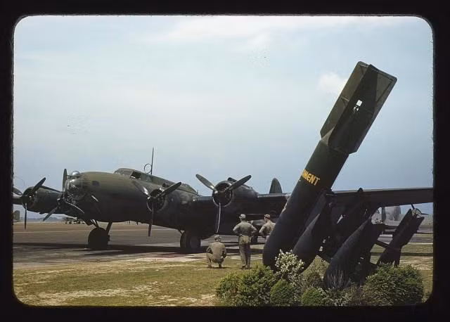 Chiếc B-17 có tổng cộng 4 động cơ cánh quạt, máy bay ném bom B-17 phục vụ trong lực lượng Không quân Mỹ từ năm 1936 đến khi thế chiến thứ hai kết thúc vào năm 1945 thì nó chính thức được nghỉ hưu. Nguồn ảnh: QQ.