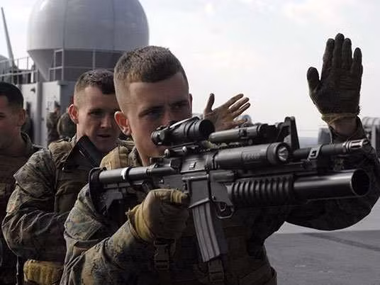 Đội An ninh Hàng hải. Có nhiệm vụ đảm bảo an ninh trên các tàu chiến và tàu sân bay Mỹ trong trường hợp các tàu này bị đột nhập tấn công từ bên trong. Đội An ninh Hàng hải hay còn có tên gọi là Đội Phản ứng nhanh Hải quân còn có nhiệm vụ lục soát, kiểm soát và chiếm tàu đối phương trong những trường hợp cần thiết. Nguồn ảnh: BI.