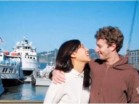 Nhung bong hong kem sac van khien ty phu si me