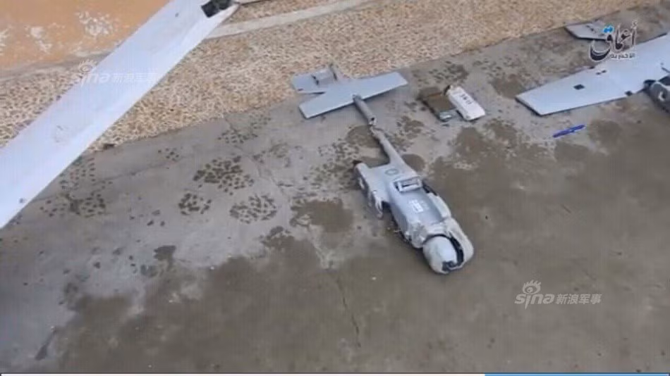 Việc sử dụng các loại máy bay trinh sát không người lái sẽ mang đến lợi thế rất lớn cho lực lượng IS trên chiến trường nhất là trong tác chiến đô thị khi phiến quân IS có thể nắm rõ các chốt giữ của đối phương và lên phương án tiến công đánh từ bên cánh hoặc từ phía sau một cách dễ dàng. Nguồn ảnh: Sina.