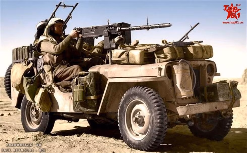 Lối đánh này rất đơn giản, các đơn vị tập kích sẽ xông thẳng vào sân bay đối phương trên xe jeep, di chuyển liên tục không ngừng, vừa di chuyển vừa xả đạn, quăng lựu đạn tứ tung, tạo hỗn loạn trong lòng địch rồi rút lui nhanh nhất có thể. Nguồn ảnh: Top81.