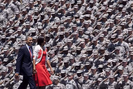 Đến ngày 20/1/2017 tới đây, Tổng thống Barack Obama chính thức kết thúc nhiệm kỳ của mình tại Nhà Trắng và toàn bộ lực lượng quân đội Mỹ cũng như quyền khai hỏa kho vũ khí hạt nhân sẽ được chuyển cho Tổng thống mới đắc cử, ông Donald Trump. Nguồn ảnh: Americandream.