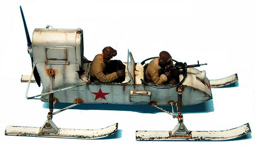 Mẫu xe này đã được đưa vào sản xuất và trang bị cho các đơn vị ở vùng viễn đông Liên Xô, nơi vốn có nhiệt độ cực thấp và tuyết phủ quanh năm. Nguồn ảnh: Righton.