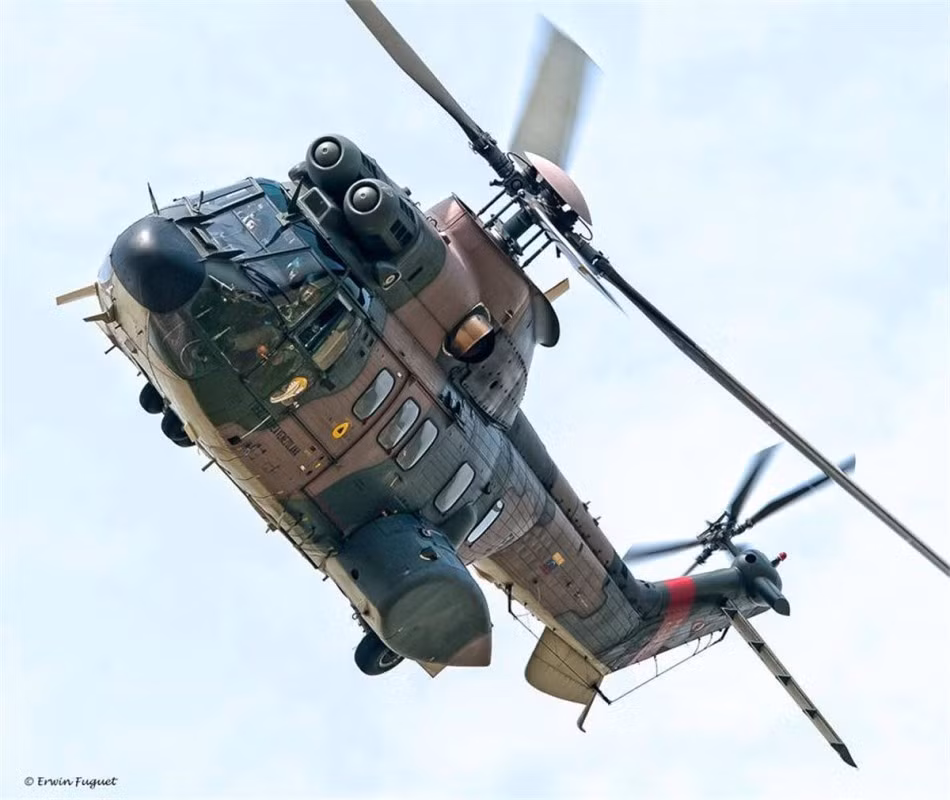 Trực thăng vận tải SA.332 Super Puma có xuất xứ từ Pháp. SA.332 có khả năng chở theo tối đa 5 tấn hàng hóa. Hiện không quân Venezuela có 8 chiếc SA.332 đang phục vụ trong biên chế nước này. Nguồn ảnh: Sina.