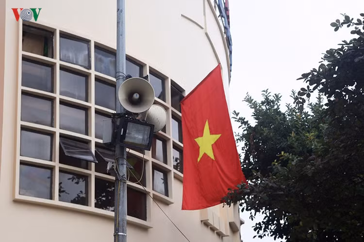 Song cũng vẫn có người bày tỏ quan điểm nuối tiếc nếu như hình ảnh chiếc “loa phường” biến mất khỏi đời sống của họ. Bởi dù gì, những chiếc "loa phường" này đã trở thành 1 kỷ niệm khó phai trong cuộc sống của nhiều người.