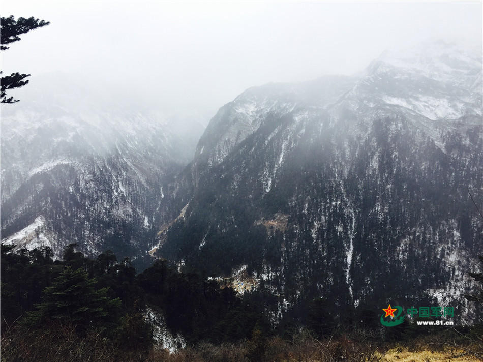 Những đơn vị lính sơn cước đặc biệt tinh nhuệ của Quân đội Trung Quốc thường đóng quân ở những vùng núi hoang vu hẻo lánh, vậy nên vấn đề lương thực thực phẩm dự trữ của họ luôn được đảm bảo. Nguồn ảnh: 81cn.