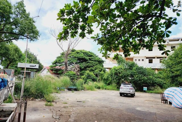 Tác nghiệp tại công trình bỏ hoang, PV Báo CAND tố bị hành hung - Hình 2 Tac nghiep tai cong trinh bo hoang, PV Bao CAND to bi hanh hung-Hinh-2