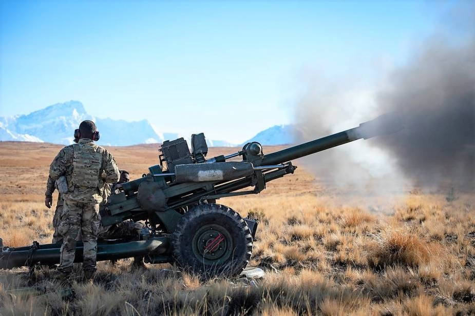 Tầm bắn của loại đạn dược thông thường là 14km, tăng lên 19km nếu sử dụng đạn tăng tầm.