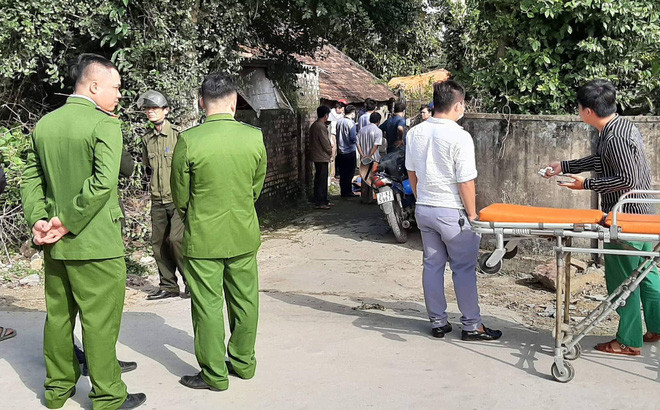 Me chet trong tu the treo co, con 8 tuoi tu vong ngoai san