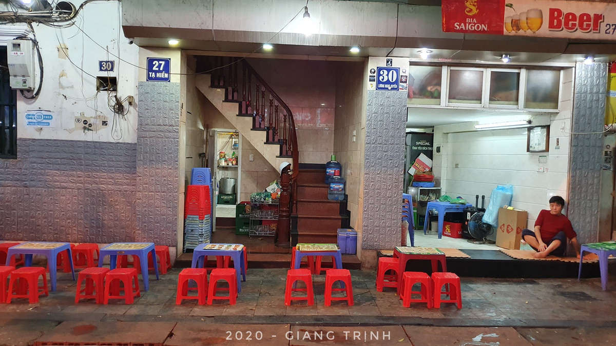 Các quán bia vỉa hè không có dịch vụ hỗ trợ khách, không có ưu đãi đều gặp khó khăn trong kinh doanh 