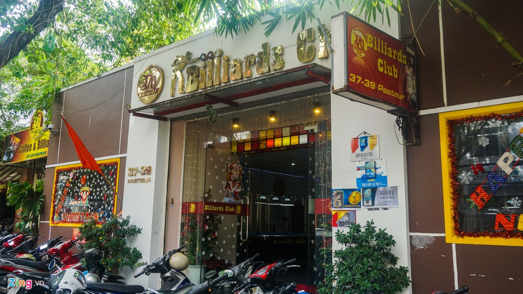 Năm 2011, UBND TP Đà Nẵng quyết định cho phép bán nhà và chuyển quyền sử dụng đất số 39 Pasteur (diện tích 659,6 m2) cho Công ty CP đầu tư Nhất Gia Phúc do Phan Thị Anh Đài – chị gái Vũ làm giám đốc (Vũ góp 60% cổ phần) với giá 15,1 tỷ đồng.