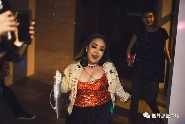 Nu dai gia U60 lay 14 chong tre de duoc dap ung nhu cau gio ra sao?-Hinh-5