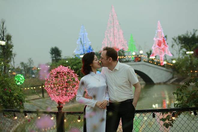 'Hoa khoi mot chan' va cuoc hon nhan nhu mo cach nua vong trai dat-Hinh-6