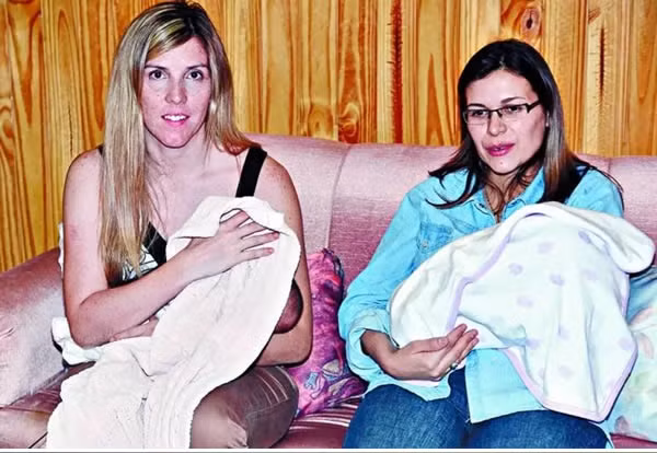  Nuôi nhầm con 3 tuần và phát hiện trong lần gặp tình cờ. Vào năm 2013, trong một lần gặp gỡ khi đưa con tới khám tại phòng khám nhi ở San Juan. Họ bắt đầu thảo luận về những nghi ngờ với phòng khám này và phát hiện ra sự trùng hợp đáng quan tâm - đứa bé mà mỗi bà mẹ đưa về nhà lại tương ứng với cân nặng của đứa bé còn lại.