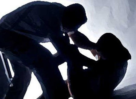 Xot thuong vo 9X bi chong danh toi than tan ma dai