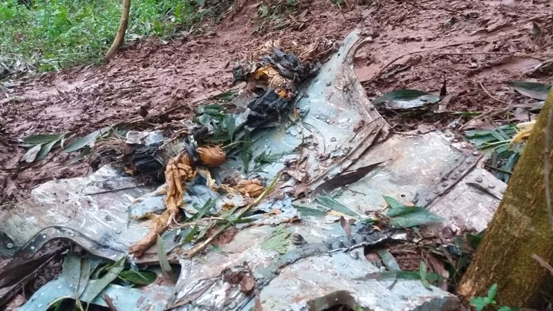 Trong ảnh, một phần xác chiếc máy bay Su-22U số hiệu 8551 thuộc biên chế Trung đoàn 921 “Sao Đỏ”, Sư đoàn Không quân 371. Nguồn ảnh: Người Đưa Tin