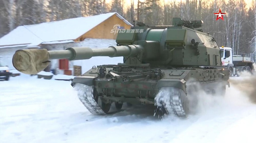 Kênh truyền hình Zvezda (Sao đỏ) của Nga cho biết, những khẩu pháo tự hành 2S35 Koalitsiya-SV thuộc lô sản xuất hàng loạt đầu tiên đã hoàn thành thử nghiệm bắn đạn thật ở khu vực thao trường Sverdlovsk.