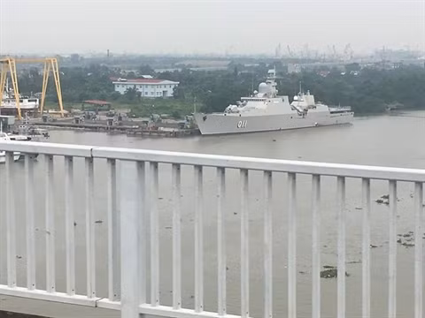 Tau 011- Dinh Tien Hoang xuat hien o mien Bac, vi sao?