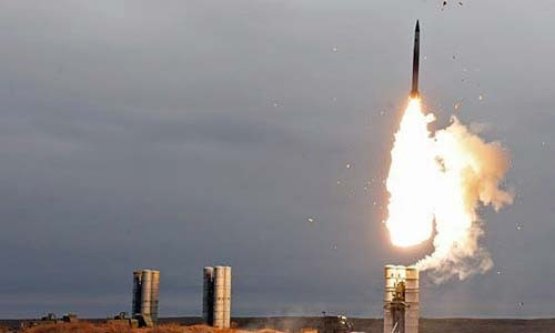 Theo kế hoạch mới được Nga công bố, lực lượng phòng thủ nước này sẽ mua khoảng hơn 1.000 đạn 40N6, trang bị cho tất cả các đơn vị phòng không quân đội Liên bang. Dù hiện nay S-400 đã được Nga xuất khẩu Thổ Nhĩ Kỳ, Trung Quốc nhưng có điều chắc chắn 40N6 sẽ không được Nga xuất khẩu ra bên ngoài.