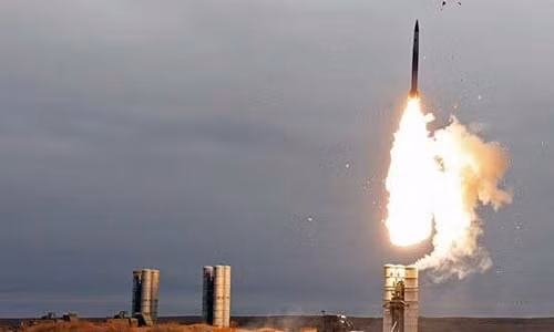 Theo kế hoạch mới được Nga công bố, lực lượng phòng thủ nước này sẽ mua khoảng hơn 1.000 đạn 40N6, trang bị cho tất cả các đơn vị phòng không quân đội Liên bang. Dù hiện nay S-400 đã được Nga xuất khẩu Thổ Nhĩ Kỳ, Trung Quốc nhưng có điều chắc chắn 40N6 sẽ không được Nga xuất khẩu ra bên ngoài.