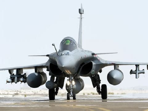 Rafale thường mang theo vũ khí hỗn hợp cả không chiến và tấn công mặt đất trong mỗi nhiệm vụ.