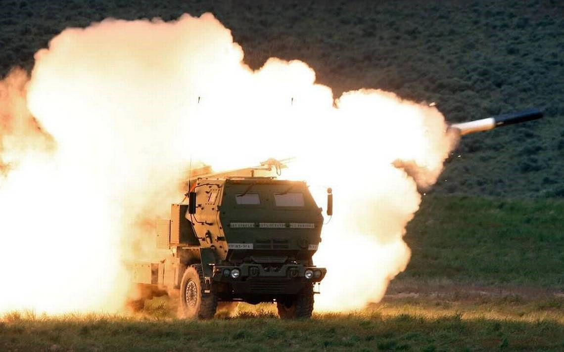 Việc vừa có thể phóng rocket lại vừa có thể phóng cả tên lửa đạn đạo chiến thuật khiến cho hệ thống M142 HIMARS nằm trong nhóm các loại vũ khí nguy hiểm nhất thế giới.