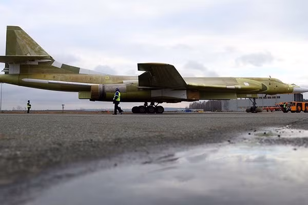 Việc sản xuất mới Tu-160 cũng như nâng cấp Tu-22M3 và Tu-95MS càng có ý nghĩa hơn khi chương trình máy bay ném bom tương lai PAK DA của Nga đang chậm trễ.