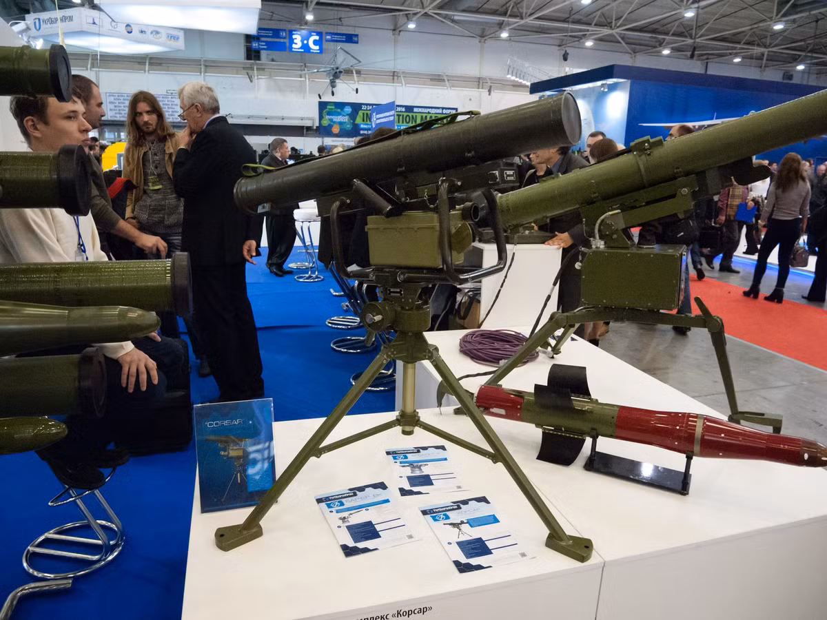 Với uy lực và sức xuyên phá của mình, tên lửa RK-10 với hai loại đạn R-10-K và R-10-OF có thể phá hủy mọi loại xe tăng, thiết giáp, cũng như trực thăng vũ trang tối tân nhất của Nga, kể cả khi chúng có trang bị hệ thống phòng vệ chủ động.