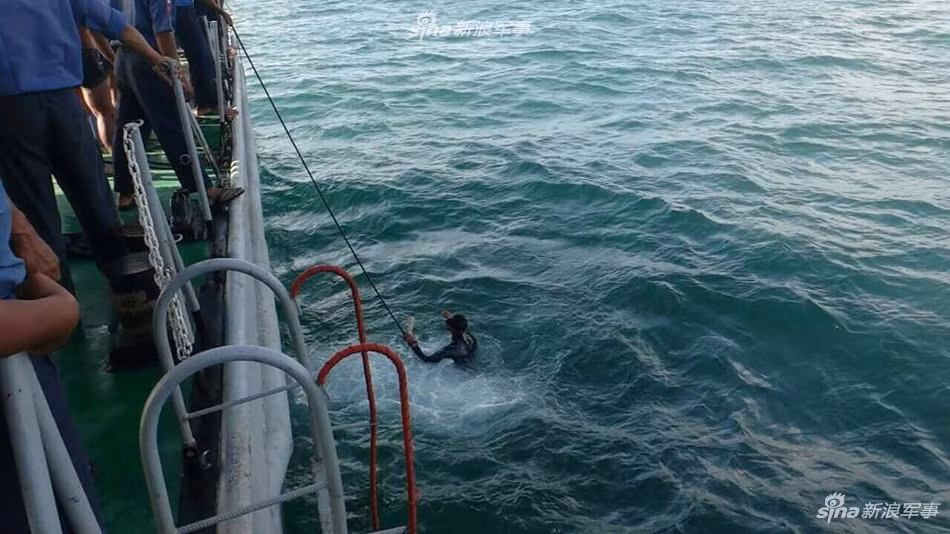 Lực lượng đặc nhiệm người nhái được triển khai ở hiệ trường. Nguồn ảnh: Sina